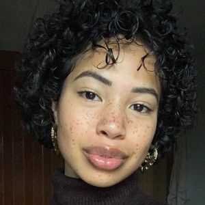 Meet your Posher, Chloe